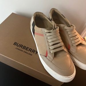 Burberry Sneakers